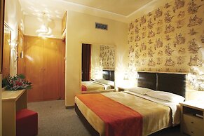 Iris Hotel