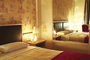 Iris Hotel