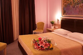 Iris Hotel