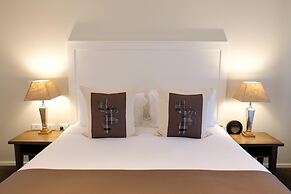 West Meadows Motel