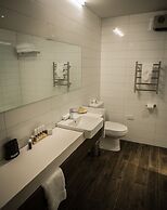 West Meadows Motel