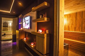 Liv Suit Hotel