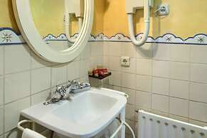 Hostal Almadiero