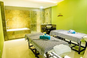 Famous Hotel Kuta