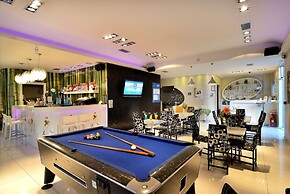 Akatos Hotel