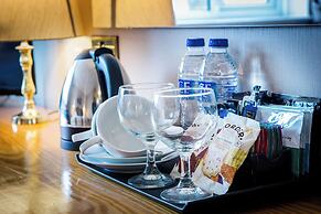 Orchard Lodge & Wolds Restaurant
