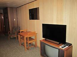 Airport Chalet