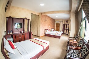 Diamond Crown Hotel