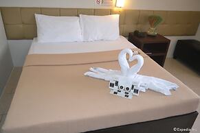 Columbus Plaza Hotel