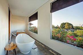 Jimbaran Bay Beach Resort & Spa