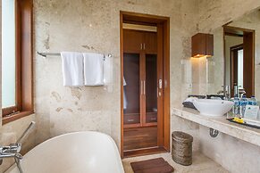 Villa Lidwina by Nagisa Bali