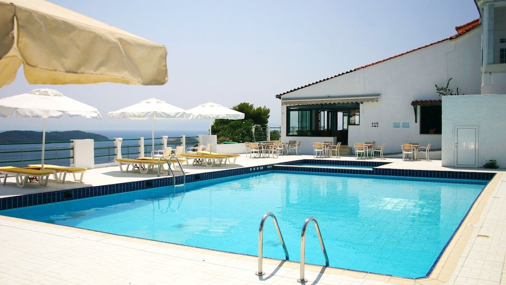 Skiathos Club Hotel Suites