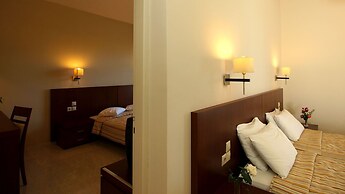 Skiathos Club Hotel Suites