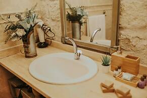 Elaa Cave Hotel