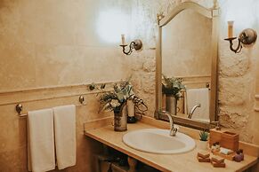 Elaa Cave Hotel