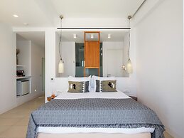 Bluetopia Suites