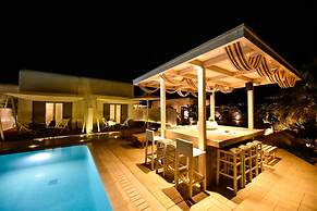 Queen Boutique Suites