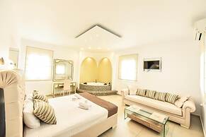 Queen Boutique Suites