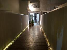 Queen Boutique Suites