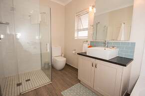 Headlands House Guest Lodge