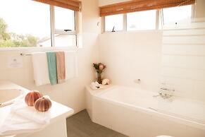 Headlands House Guest Lodge