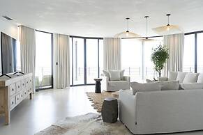 Point Waterfront Apartments