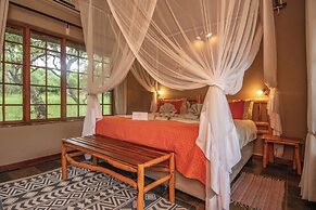 Thornhill Safari Lodge