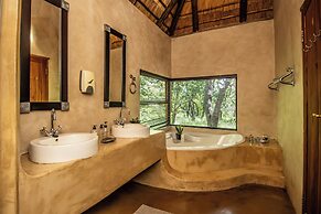 Thornhill Safari Lodge