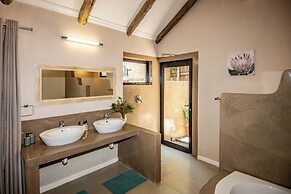 Thornhill Safari Lodge