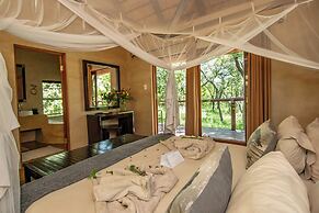 Thornhill Safari Lodge