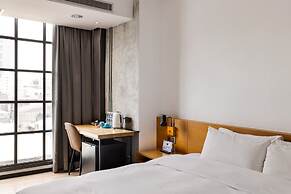BlueSky Hotel
