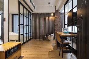 BlueSky Hotel