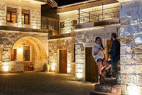 Jacob's Cave Suites