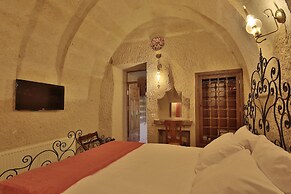 Jacob's Cave Suites