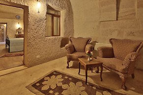 Jacob's Cave Suites