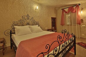 Jacob's Cave Suites