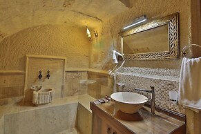 Jacob's Cave Suites