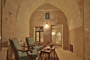 Jacob's Cave Suites
