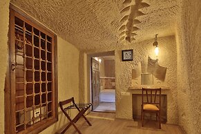 Jacob's Cave Suites
