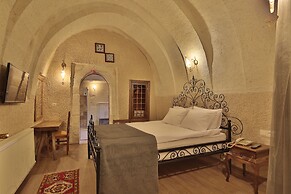 Jacob's Cave Suites