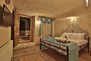 Jacob's Cave Suites