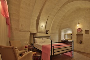 Jacob's Cave Suites