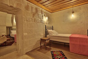 Jacob's Cave Suites