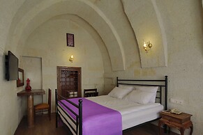 Jacob's Cave Suites