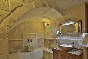Jacob's Cave Suites