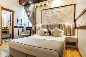 La Strada Boutique Villa