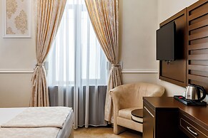 La Strada Boutique Villa