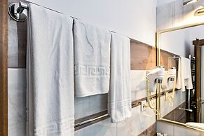 La Strada Boutique Villa