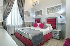 La Strada Boutique Villa