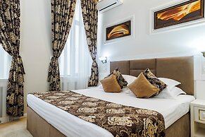 La Strada Boutique Villa
